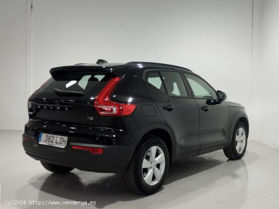 Volvo XC40 Momentum Core 2WD - Alcalá de Guadaira