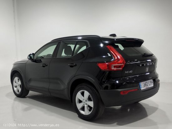 Volvo XC40 Momentum Core 2WD - Alcalá de Guadaira