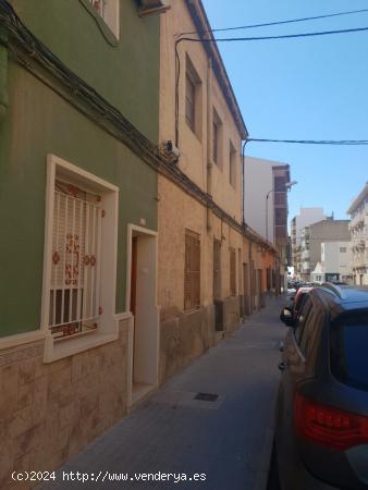 CASA DE PUEBLO DE 2 ALTURAS + LOCAL ANEXO - ALICANTE