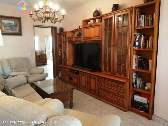 Se vende casa en zona baja de Guadiaro - CADIZ