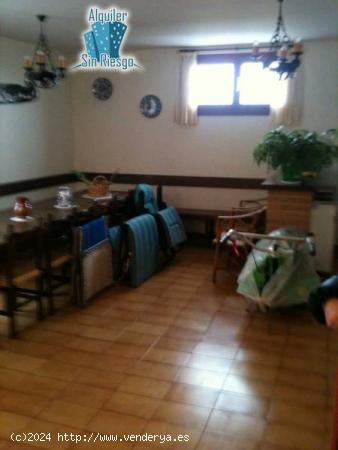 Se vende Casa con terreno en Treviño. - ALAVA