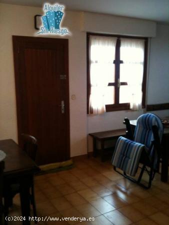 Se vende Casa con terreno en Treviño. - ALAVA