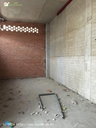 SE ALQUILA LOCAL COMERCIAL EN ZONA LAKUA. SARVIVIENDA. - ALAVA