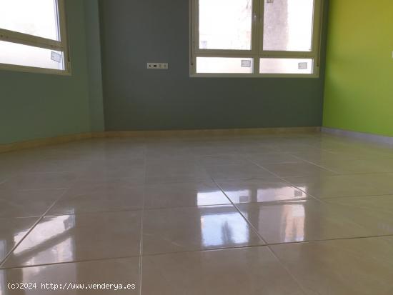 SE VENDE PISO - ALICANTE