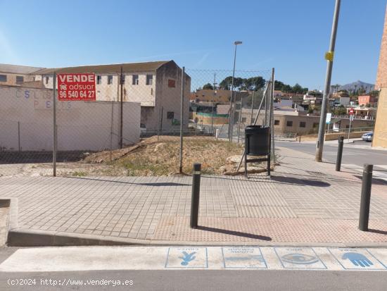 SE VENDE PARCELA INDUSTRIAL - ALICANTE