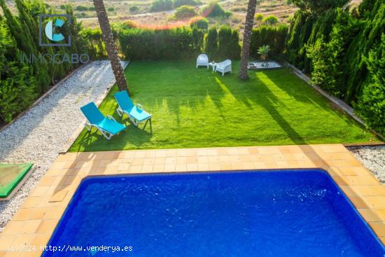 VILLA CON PISCINA PRIVADA EN ALQUILER VACACIONAL - MURCIA