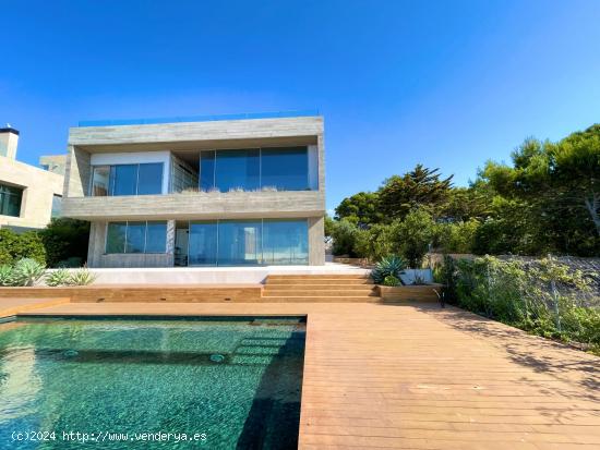 VILLA EXCLUSIVA EN CALA PI. - BALEARES