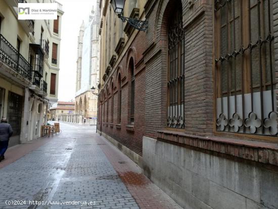 LOCAL CASCO ANTIGUO. ENTRE LA PLAZA MAYOR Y LA CATEDRAL - LEON