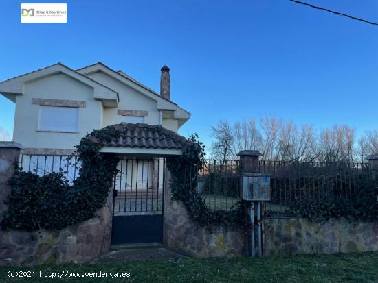 VIVIENDA INDIVIDUAL EN SANTIBAÑEZ DE RUEDA - LEON