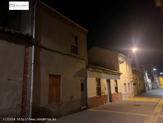 CASA PLANTA BAJA CON PATIO EN EL CENTRO DE TROBAJO DEL CAMINO - LEON