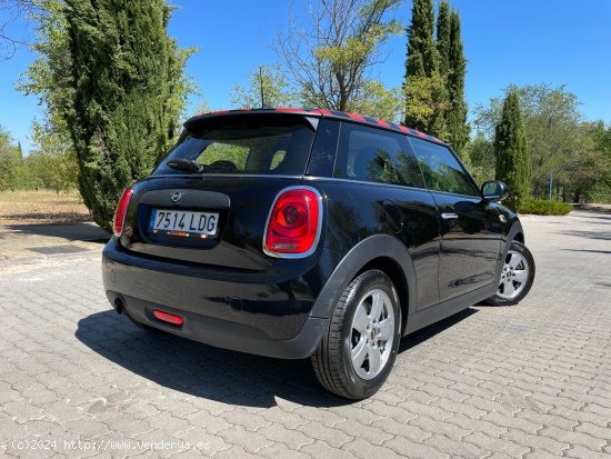 MINI One D 1.5 95cv 6 vel. *IVA deducible* *153.000 km* *12-2019* *Nacional* *187€/mes* - Madrid