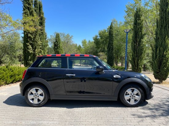 MINI One D 1.5 95cv 6 vel. *IVA deducible* *153.000 km* *12-2019* *Nacional* *187€/mes* - Madrid