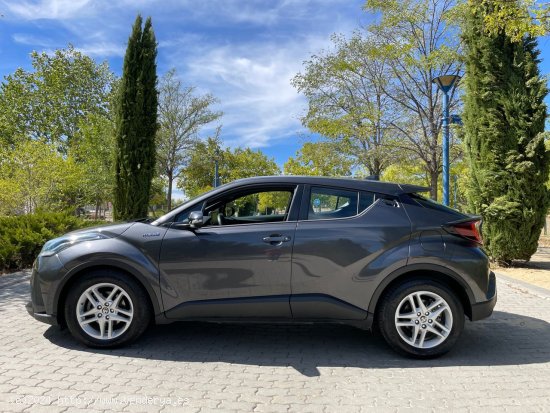 Toyota C-HR Active 125H 1.8 122cv. *IVA deducible* *Modelo nuevo* *144.000 km* *Año 2021* *Nacional