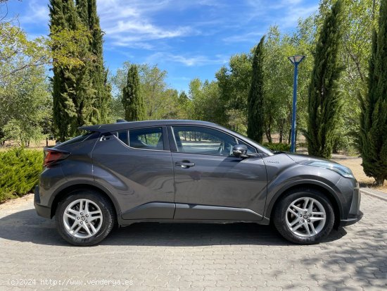 Toyota C-HR Active 125H 1.8 122cv. *IVA deducible* *Modelo nuevo* *144.000 km* *Año 2021* *Nacional