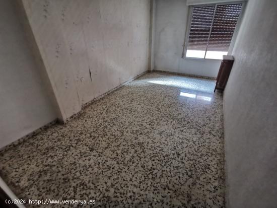 Se vende piso en zona franciscanos - ALBACETE