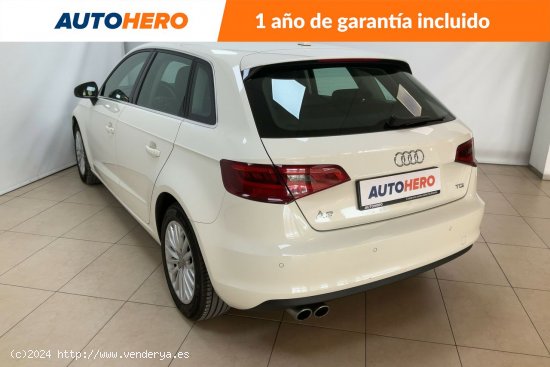 Audi A3 2.0 TDI Ambiente - 