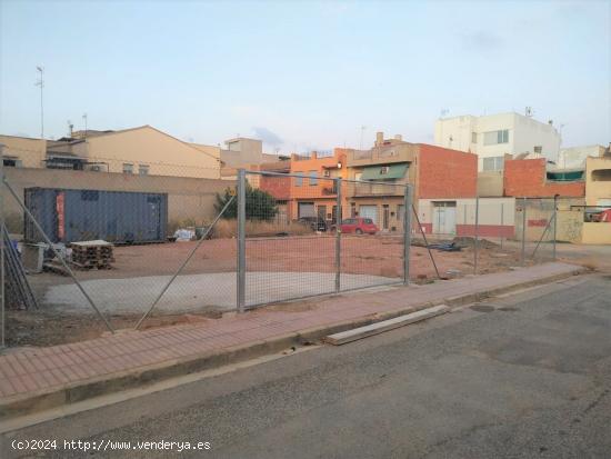 SOLAR EDIFICABLE DE 475 M2, ZONA RESIDENCIAL JUNTO ESTACIÓN. - VALENCIA