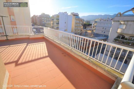  Centrico Apartamento de 2 Dormitorios Dobles, Baño, y Terraza de 18 m2 - TARRAGONA 