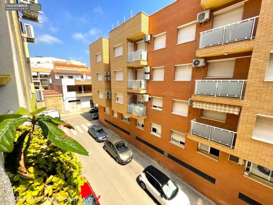 Piso Centrico de 3 Dormitorios, 2 Baños, Aseo, Gran Cocina Independiente, y comedor de 50 m2 - TARR