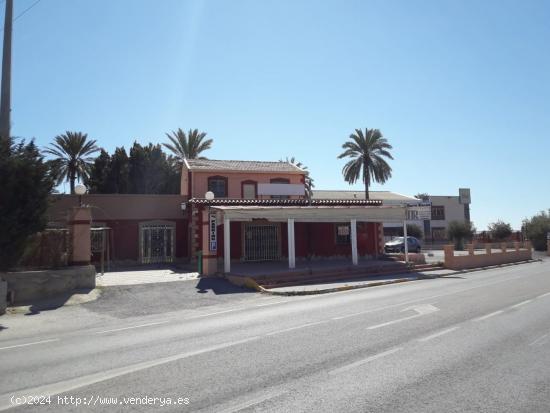 Restaurante en venta primera línea de carretera, diáfano de 500 m2 en Elche - ALICANTE