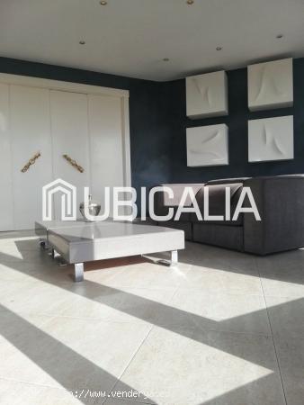 UBICALIA VENDE VIVIENDA CON PANORÁMICAS VISTAS.197 m2 BALCÓN/TERRAZA 22 m2. ZONA CENTRO/SAN FRANCE