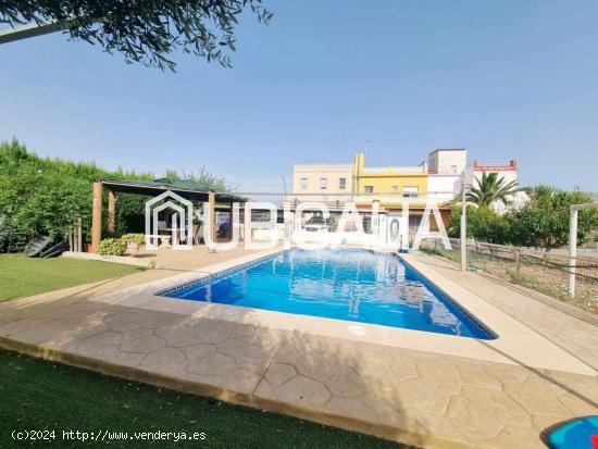 UBICALIA REAL ESTATE VENDE 2 MAGNÍFICAS VIVIENDAS CON TERRENO DE  HUERTA VALENCIANA EN ALBORAYA. - 