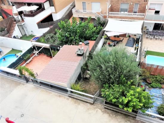 Preciosa Casa Adosada con Garaje y Posibilidad de Comercio en L'Arboç - TARRAGONA