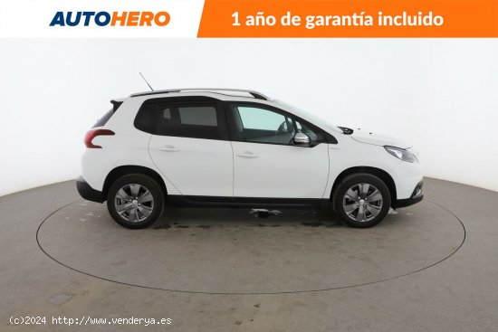 Peugeot 2008 1.2 PureTech Style - 