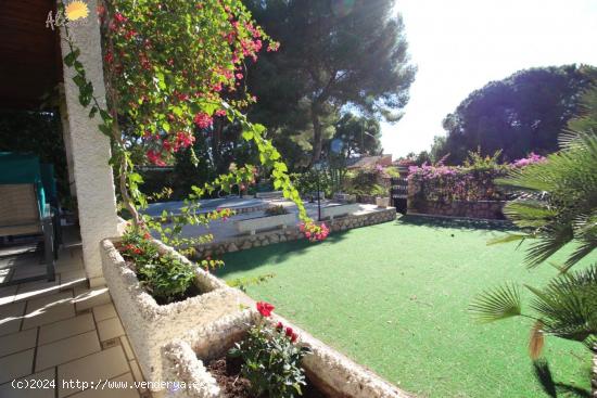 VILLA MEDITERRANEA EN SEGUNDA LINEA DE LA PLAYA DE LA GLEA ,  CAMPOAMOR - ALICANTE