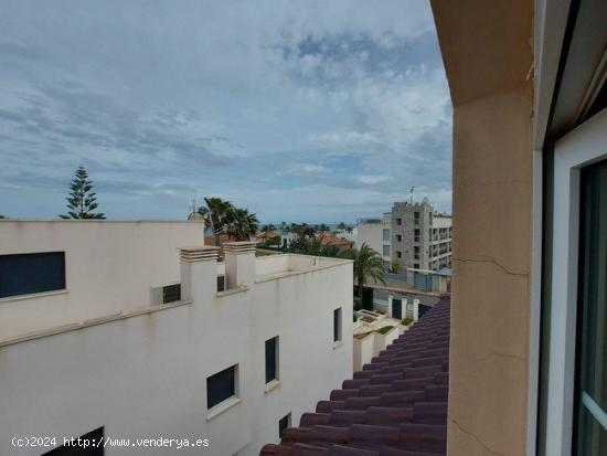 Villa en la prestigiosa Urbanización La Veleta de Torrevieja - ALICANTE