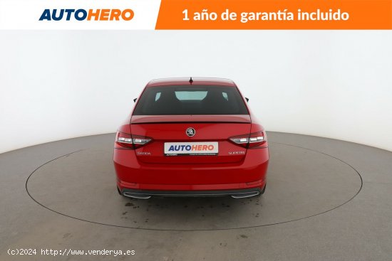 Skoda Superb 2.0 TDI Sport Line - 