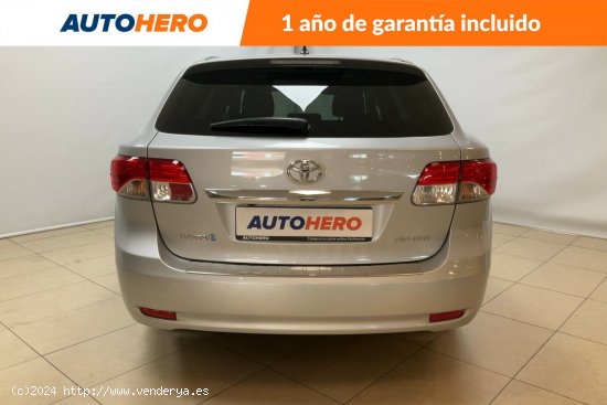 Toyota Avensis 1.8 Advance - 