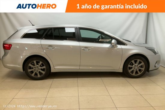 Toyota Avensis 1.8 Advance - 