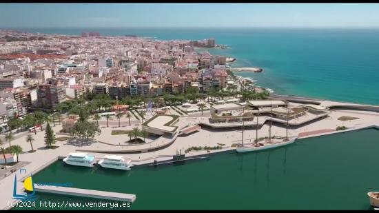 Magnífico piso de 3 dormitorios y garaje en el Paseo Marítimo - ALICANTE