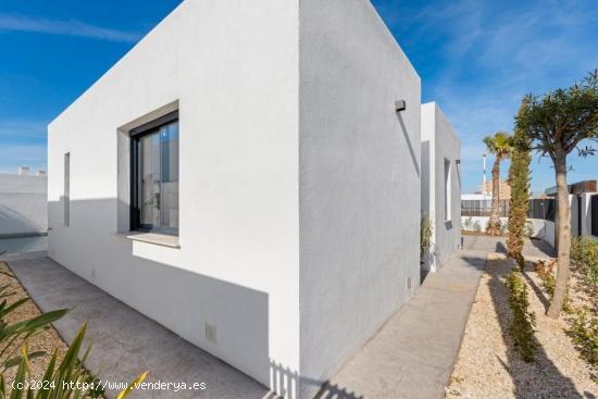 Villa de Lujo con vistas al mar y piscina propia en Mar de Cristal - MURCIA