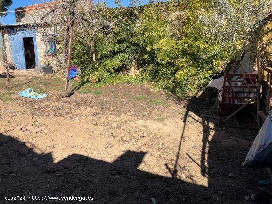  Parcela con terreno, casa y almacenes - ALBACETE 