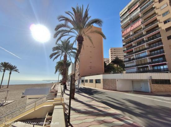 OPORTUNIDAD!! PISO EN 1ª LINEA DEL PASEO MARITIMO DE AGUADULCE, ZONA PUERTO DEPORTIVO. - ALMERIA