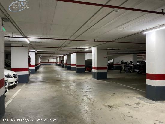 PLAZA PARA COCHE GRANDE EN AVENIDA CAN MARCET - BARCELONA