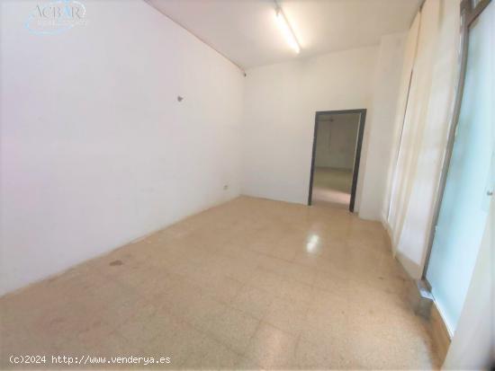 Local de 41 m2 en calle valencia - BARCELONA