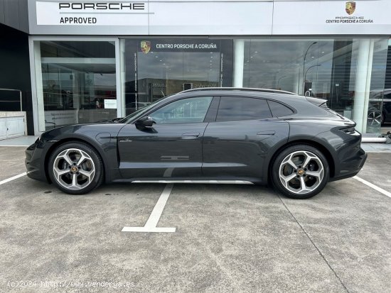 Porsche Taycan 4 CROSS TURISMO - Perillo