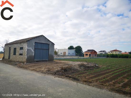 Se vende terreno rustico con cuarto de aperos en la huerta de Santa Cruz. - MURCIA