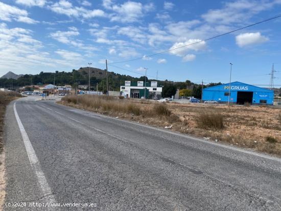 Terreno edificable para nave de 2000 metros cuadrados - MURCIA