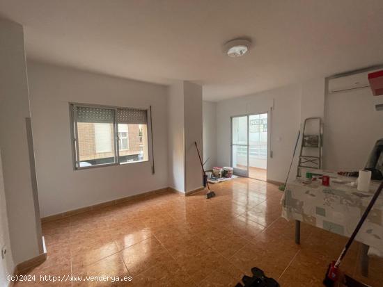 FANTÁSTICO APARTAMENTO DE 3 HABITACIONES A 200 METROS DEL PUERTO DEPORTIVO! - ALICANTE