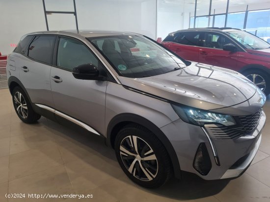 Peugeot 3008 Allure 130CV EAT8 96kw - BADAJOZ