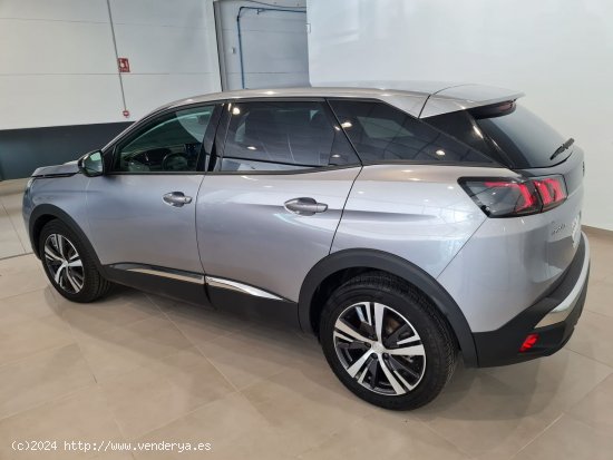 Peugeot 3008 Allure 130CV EAT8 96kw - BADAJOZ