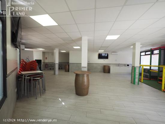 Se vende local comercial en el paseo Ramon Ugena - CIUDAD REAL