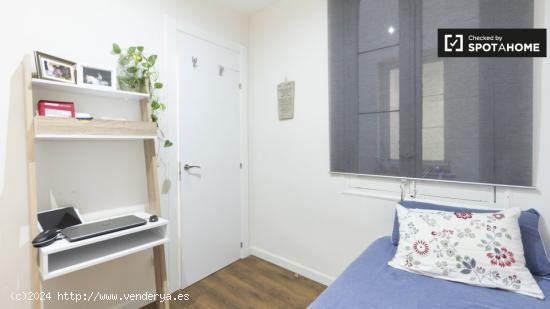 Habitación dinámica en apartamento de 2 dormitorios en Salamanca - MADRID