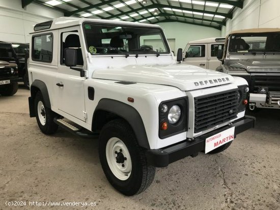 Land-Rover Defender Defender 90 SW E - VILLANUEVA DE CORDOBA