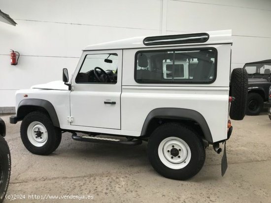 Land-Rover Defender Defender 90 SW E - VILLANUEVA DE CORDOBA