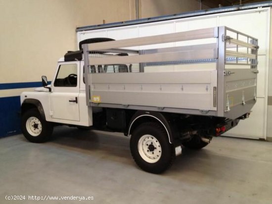  Land-Rover Defender Defender 110Td5 Chasis Cabina E - VILLANUEVA DE CORDOBA 